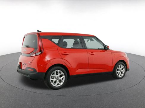 Used 2025 Kia Soul LX w/ LX Technology Package FWD image 9