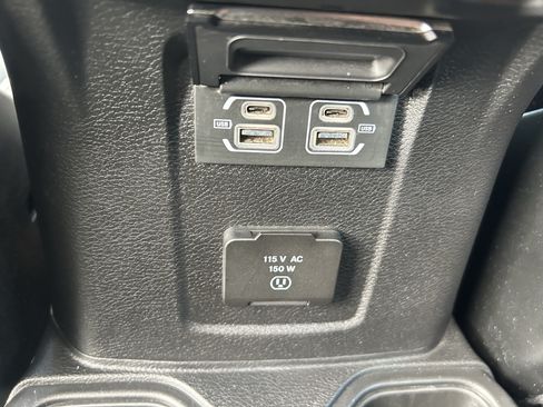 Used 2025 Jeep Wrangler Unlimited Rubicon AWD/4WD image 18