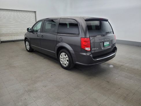 Used 2018 Dodge Grand Caravan SE image 5