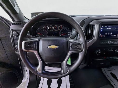Used 2022 Chevrolet Silverado 2500 Custom w/ Custom Value Package AWD/4WD image 11