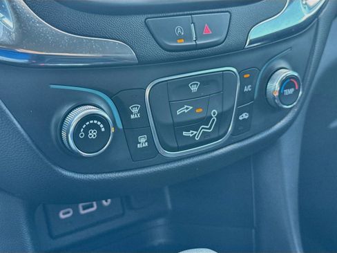 Used 2023 Chevrolet Equinox LT AWD/4WD image 15
