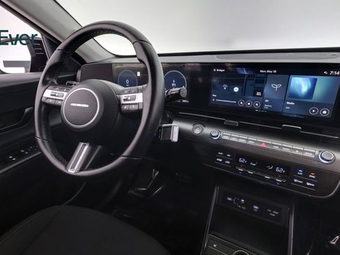 Used 2024 Hyundai Kona SEL FWD image 24