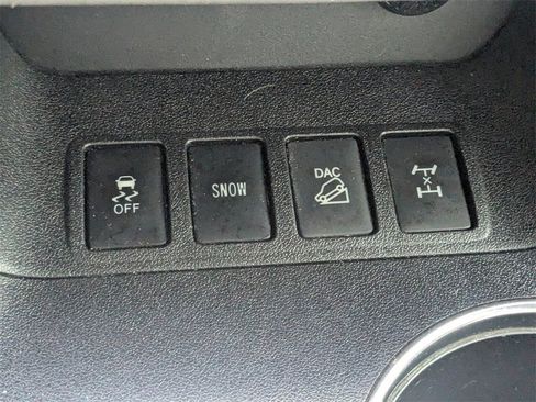 Used 2015 Toyota Highlander XLE image 27