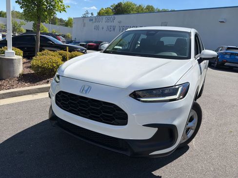 Used 2023 Honda HR-V LX image 1