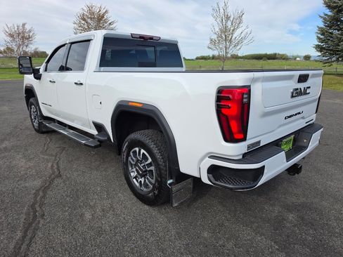 Used 2024 GMC Sierra 3500 Denali w/ Technology Package AWD/4WD image 9