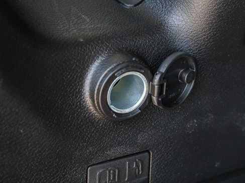 Used 2023 Jeep Wrangler Unlimited Rubicon 4xe AWD/4WD image 32
