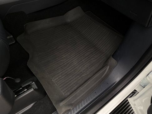 Used 2024 Ford Expedition XLT RWD image 15