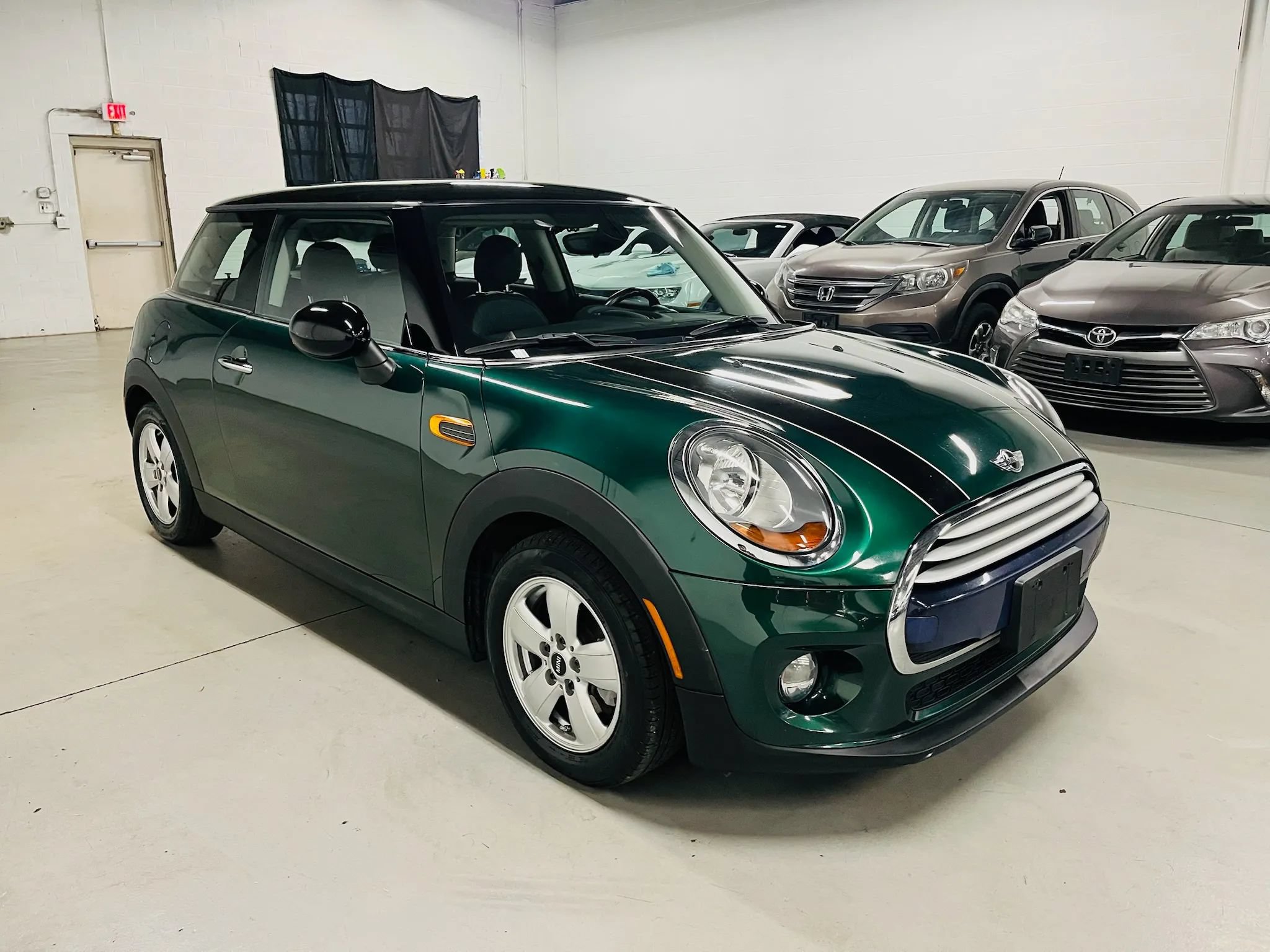 Used 2015 MINI Cooper 2-Door Hardtop FWD image 4