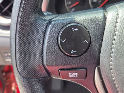Used 2016 Toyota RAV4 LE FWD image 24