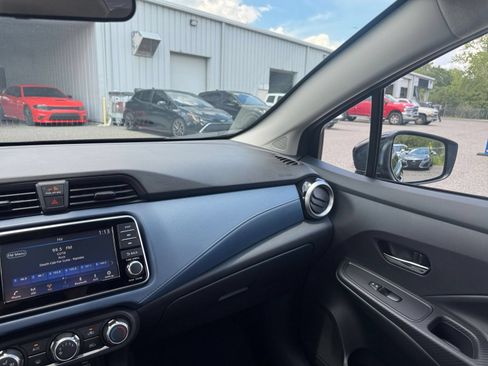 Used 2025 Nissan Versa SV FWD image 33