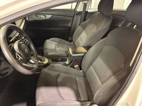 Used 2020 Kia Forte LXS FWD image 9