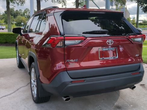 Certified 2024 Toyota RAV4 XLE Premium FWD image 8