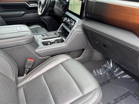 Used 2025 GMC Sierra 3500 Denali image 19