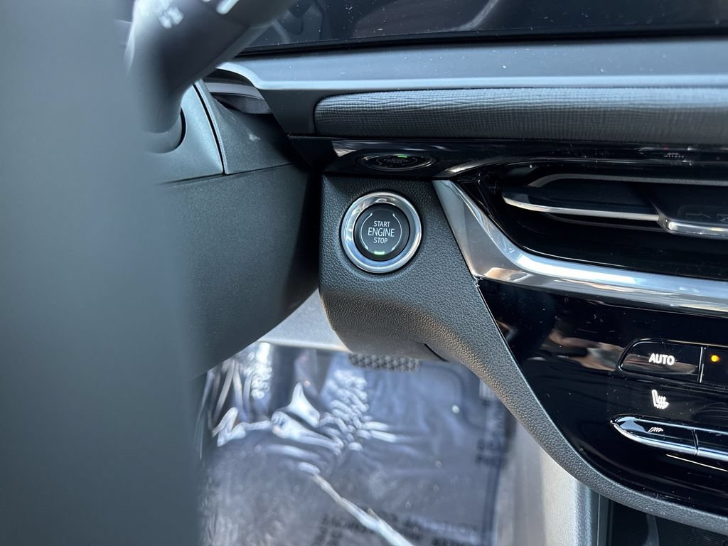 New 2026 Buick Envista Sport Touring FWD image 24