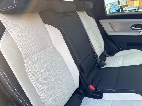 New 2024 Land Rover Discovery Sport Dynamic SE image 14