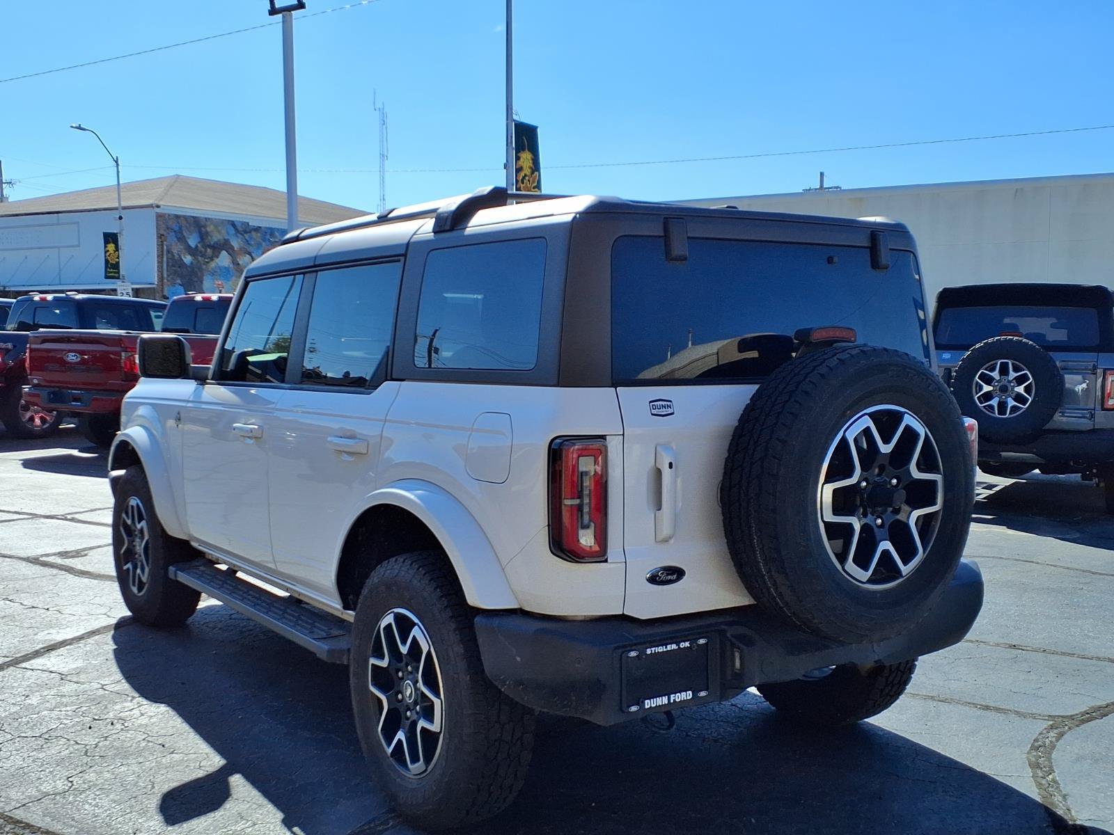 Used 2023 Ford Bronco Outer Banks AWD/4WD image 16