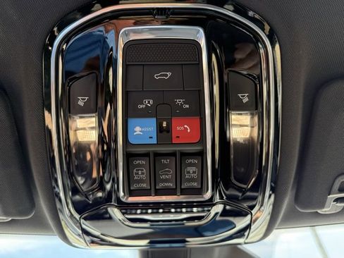 Certified 2023 Jeep Grand Cherokee Overland w/ Adv Protech Group III image 38