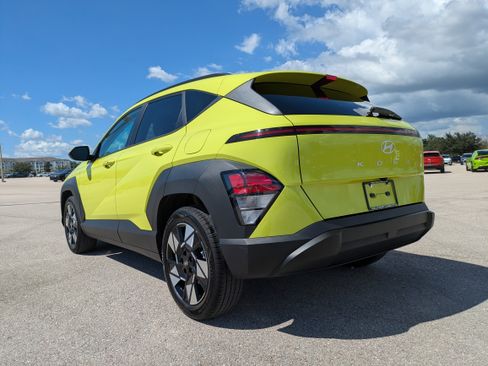 Used 2024 Hyundai Kona SEL FWD image 6