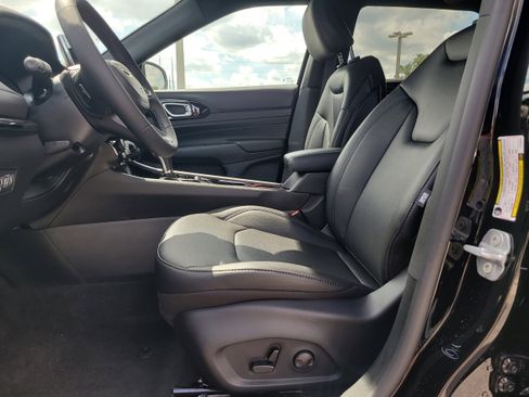 New 2026 Jeep Compass Limited image 13