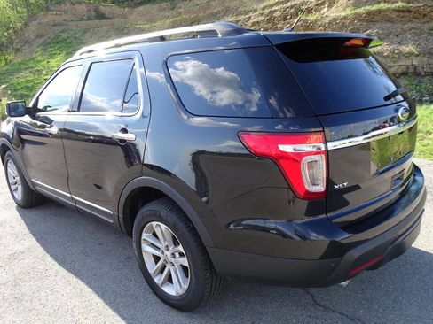 Used 2014 Ford Explorer XLT w/ Equipment Group 202A AWD/4WD image 8
