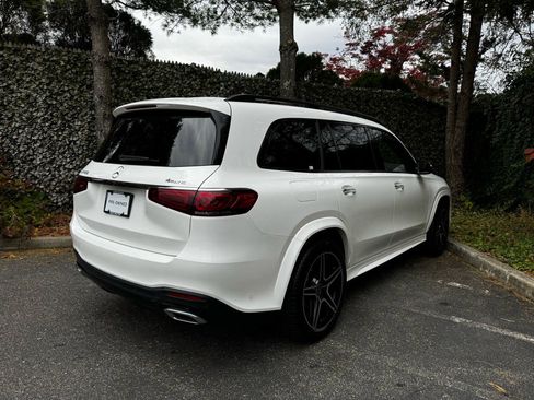 Used 2023 Mercedes-Benz GLS 450 4MATIC image 7