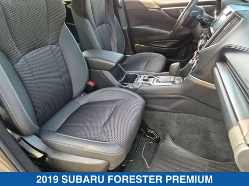 Used 2019 Subaru Forester Premium AWD/4WD image 24