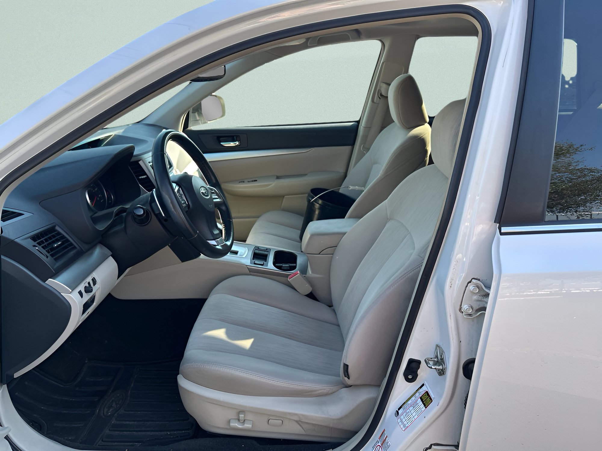 Used 2013 Subaru Outback 2.5i Premium AWD/4WD image 17