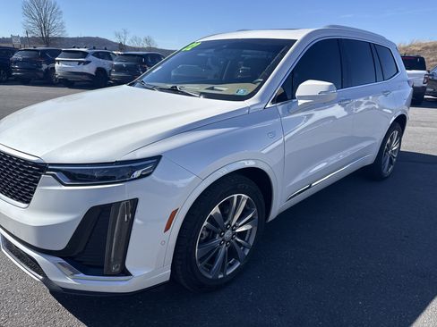 Used 2022 Cadillac XT6 Premium Luxury w/ Platinum Package image 8