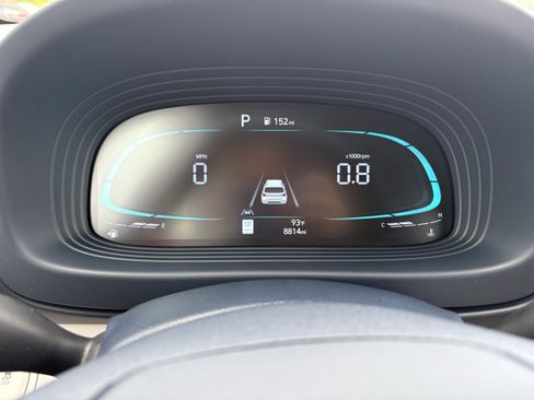 Used 2025 Hyundai Venue Limited FWD image 12