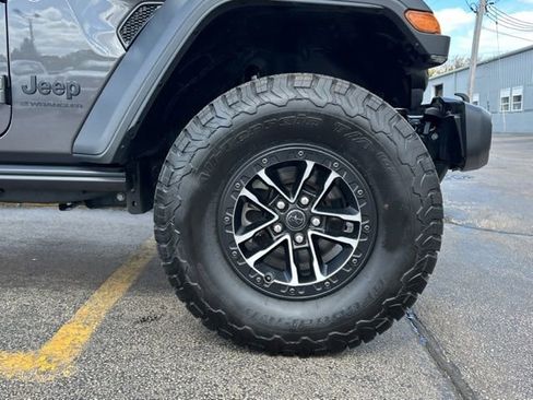 Used 2025 Jeep Wrangler Unlimited Sport AWD/4WD image 16