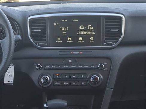 Used 2020 Kia Sportage LX image 18