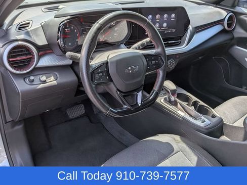 Used 2024 Chevrolet Trax RS FWD image 17