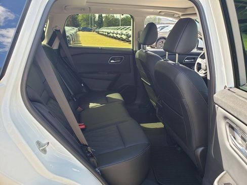 Certified 2025 Nissan Rogue Platinum w/ Tech Package image 25