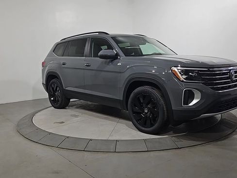 New 2026 Volkswagen Atlas SE image 7