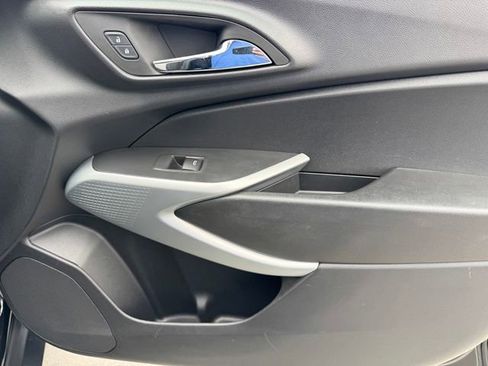 Certified 2025 Chevrolet Trax LS FWD image 8