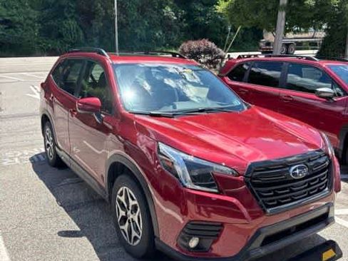 Used 2022 Subaru Forester Premium AWD/4WD image 3
