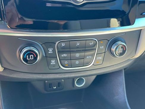 Used 2023 Chevrolet Traverse LS AWD/4WD image 13