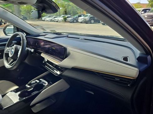 Used 2024 Buick Envision Avenir AWD/4WD image 30