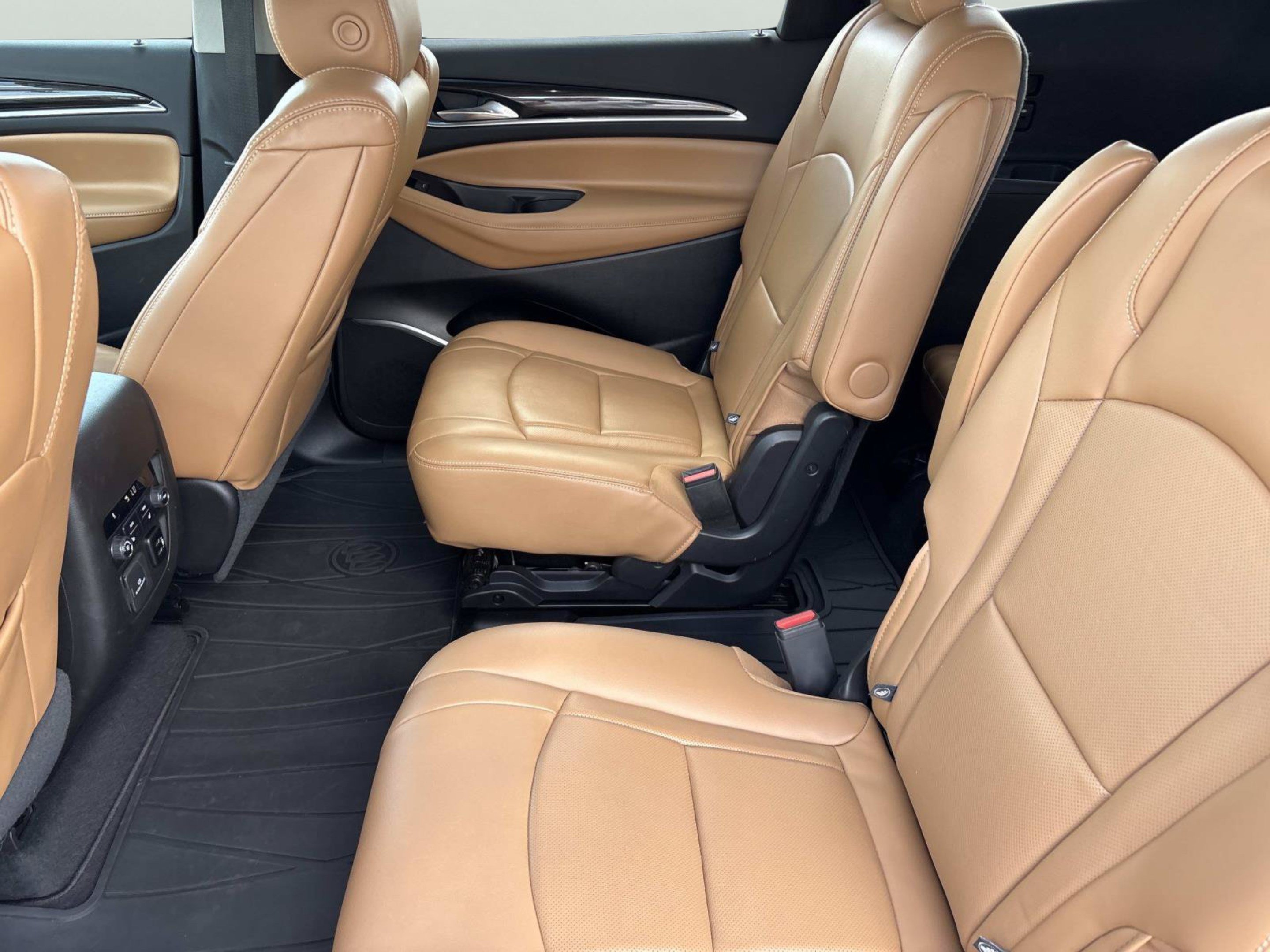 Used 2018 Buick Enclave Premium FWD image 18
