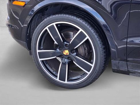 Used 2019 Porsche Cayenne AWD/4WD image 10