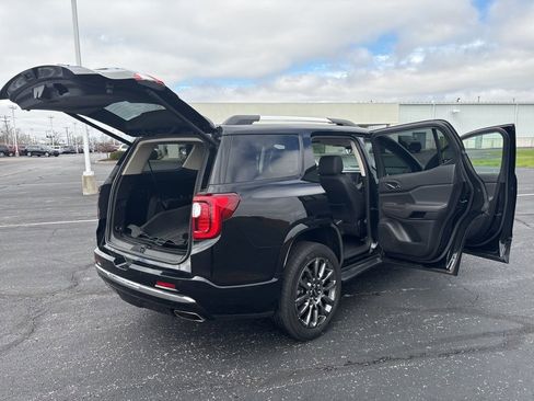 Used 2023 GMC Acadia Denali w/ Black Diamond Edition AWD/4WD image 18