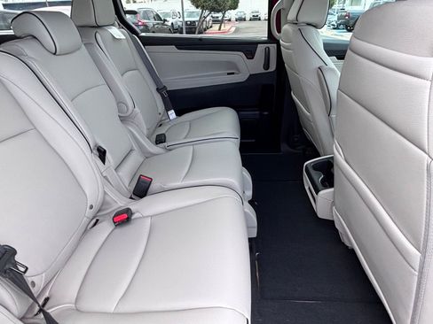 New 2026 Honda Odyssey Touring image 12