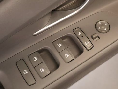 Used 2025 Hyundai Elantra SEL FWD image 10
