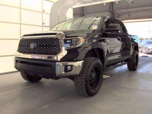 Used 2020 Toyota Tundra SR5 w/ TRD Off-Road Package AWD/4WD image 4