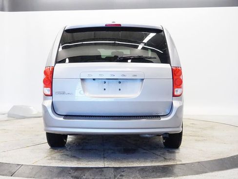 Used 2014 Dodge Grand Caravan SXT image 4