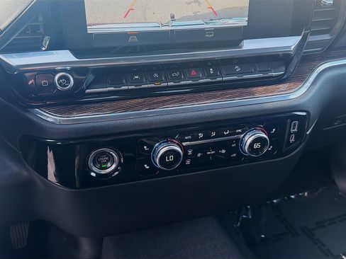 Used 2023 GMC Sierra 1500 Elevation w/ X31 Off-Road Package AWD/4WD image 11