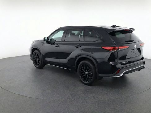 Used 2025 Toyota Highlander XSE image 6