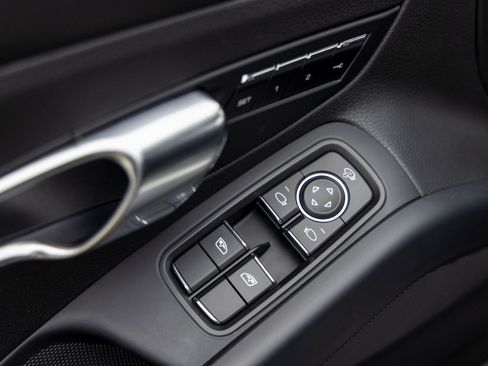 Certified 2024 Porsche 718 Boxster image 22