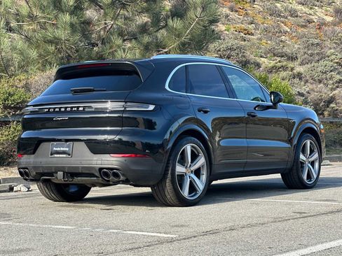 Used 2024 Porsche Cayenne E-Hybrid AWD/4WD image 7