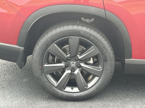 Used 2025 Honda Pilot Sport image 34